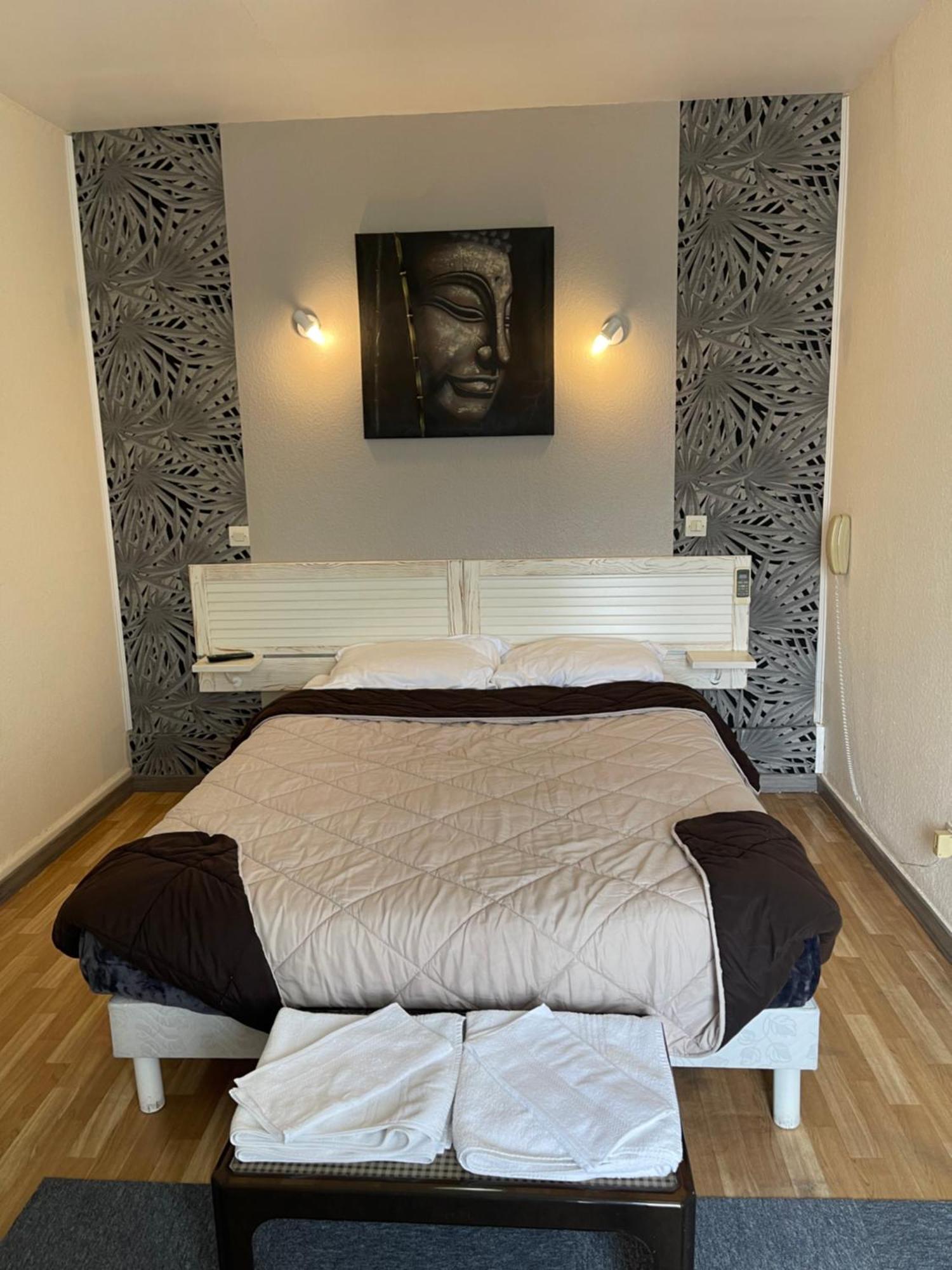 Hotel Auberge Des Charmilles Sainte-Soulle Habitación foto