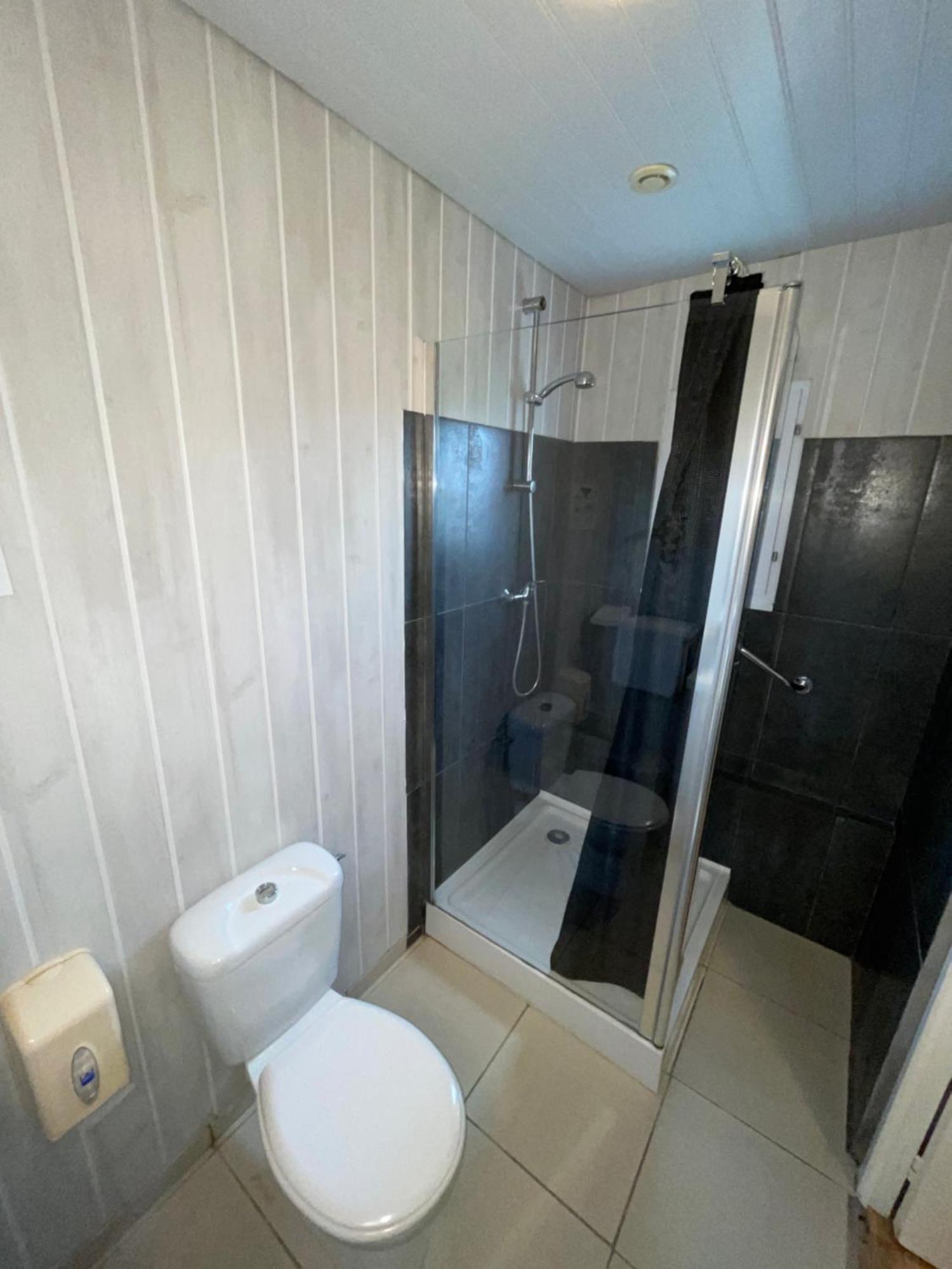 Hotel Auberge Des Charmilles Sainte-Soulle Habitación foto